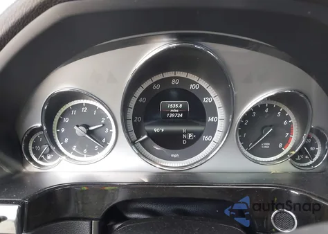 2013 Mercedes-Benz E 550 4Matic из США, поврежденный, VIN WDDHF9BB5DA738287